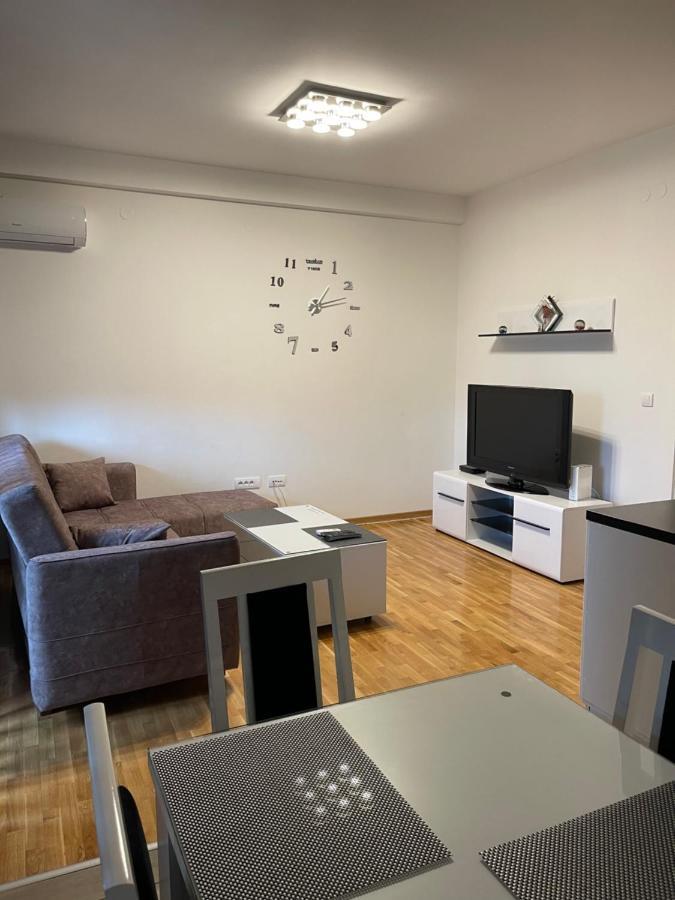 Royal Residence Apartmani Pančevo Exterior foto