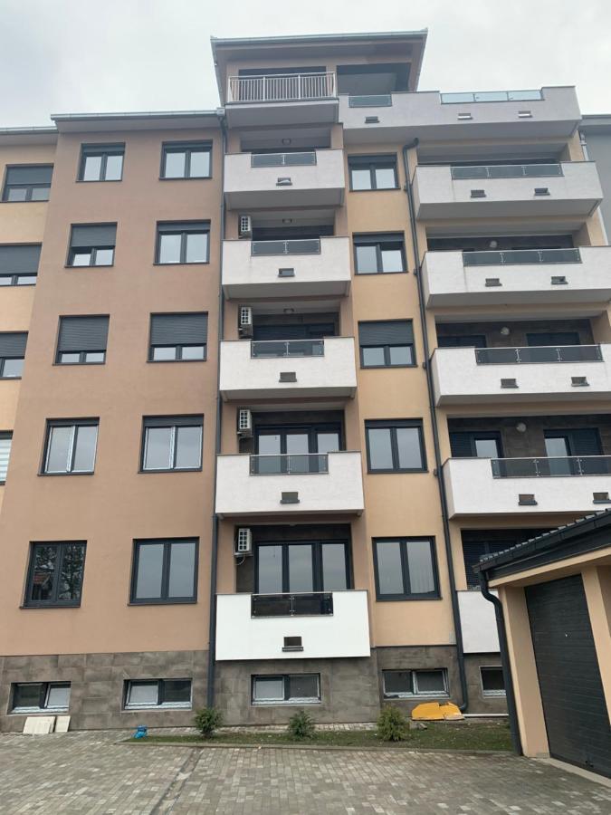 Royal Residence Apartmani Pančevo Exterior foto