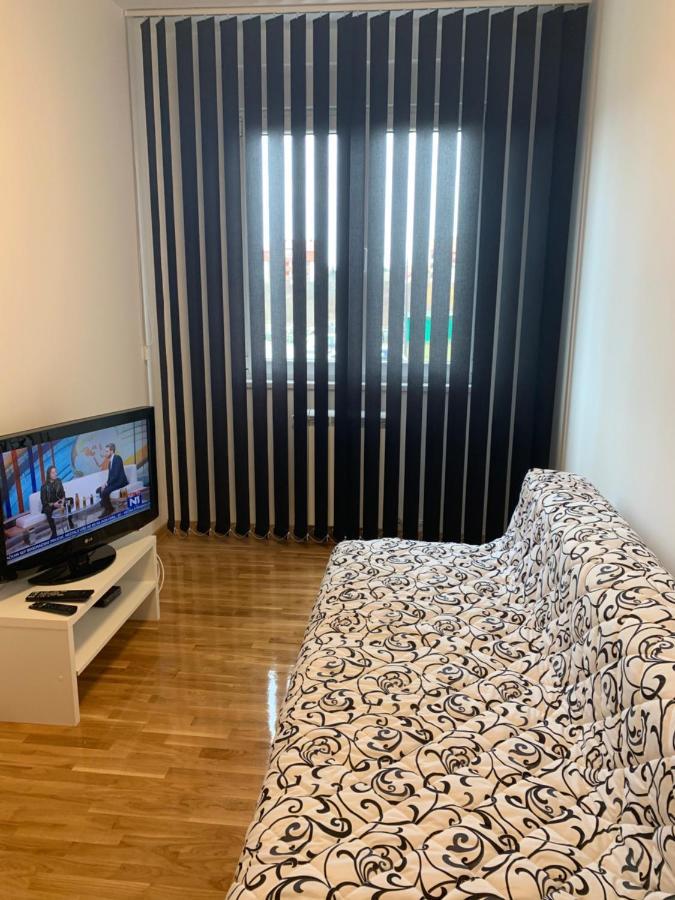 Royal Residence Apartmani Pančevo Exterior foto